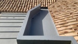 Manutenção profissional de coberturas certificada