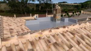 Manutenção de coberturas com impermeabilização líquida