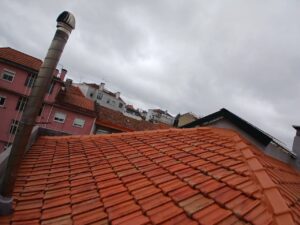 Limpeza de telhados sem danificar as telhas