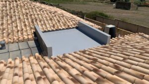 Manutenção de coberturas com reparação de telhados